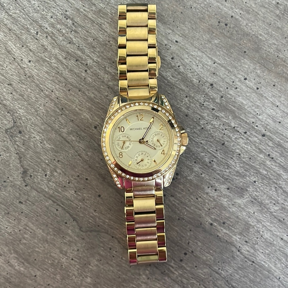 All good Michael Kors watch with halo